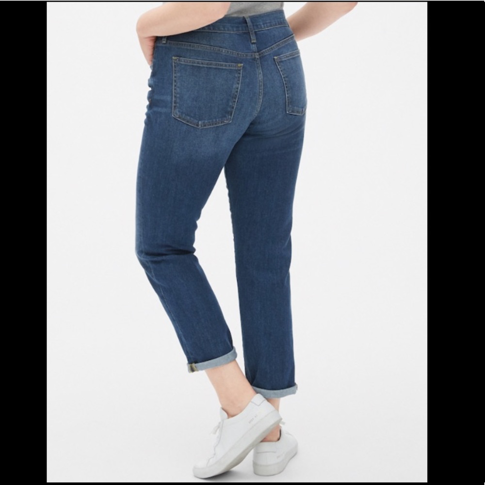 LIKE NEW Gap Girlfriend Jeans - midrise, 29r
